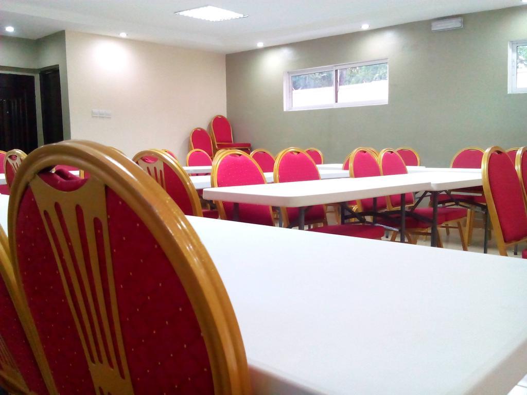Downtown Royal Hotel Икея Экстерьер фото