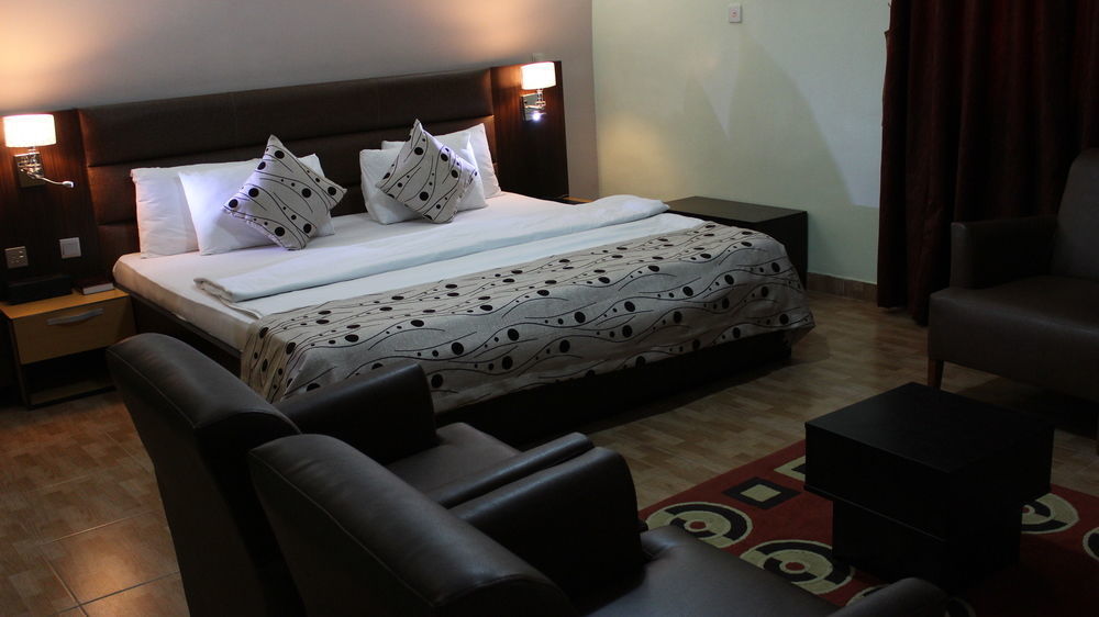 Downtown Royal Hotel Икея Экстерьер фото