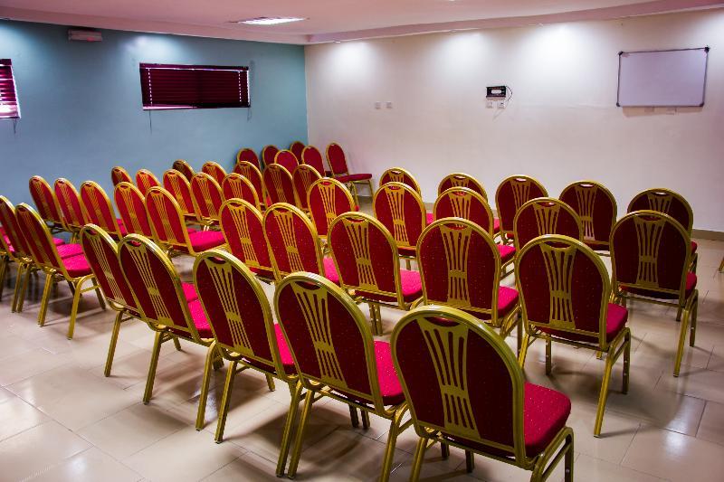 Downtown Royal Hotel Икея Экстерьер фото