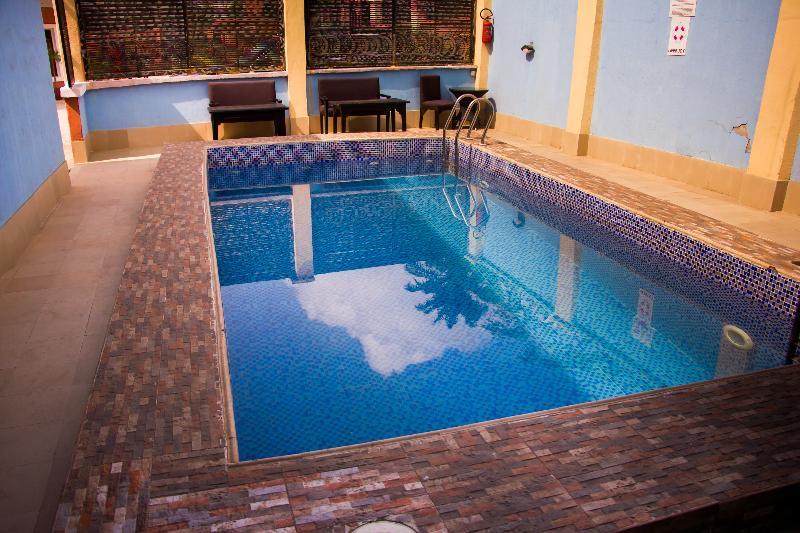 Downtown Royal Hotel Икея Экстерьер фото