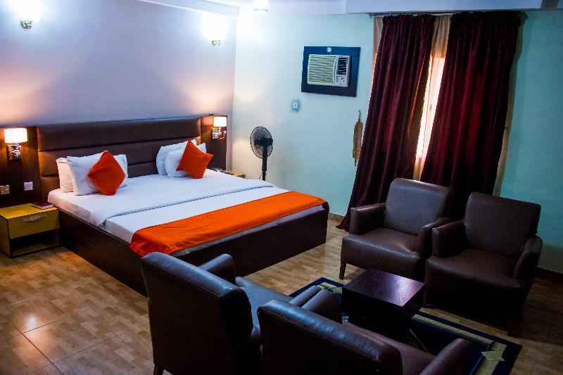 Downtown Royal Hotel Икея Экстерьер фото