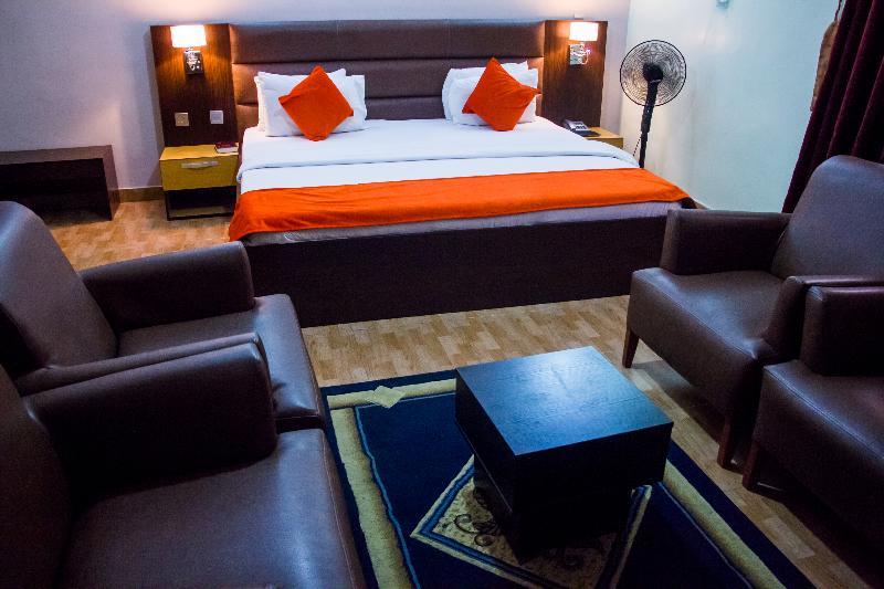 Downtown Royal Hotel Икея Экстерьер фото