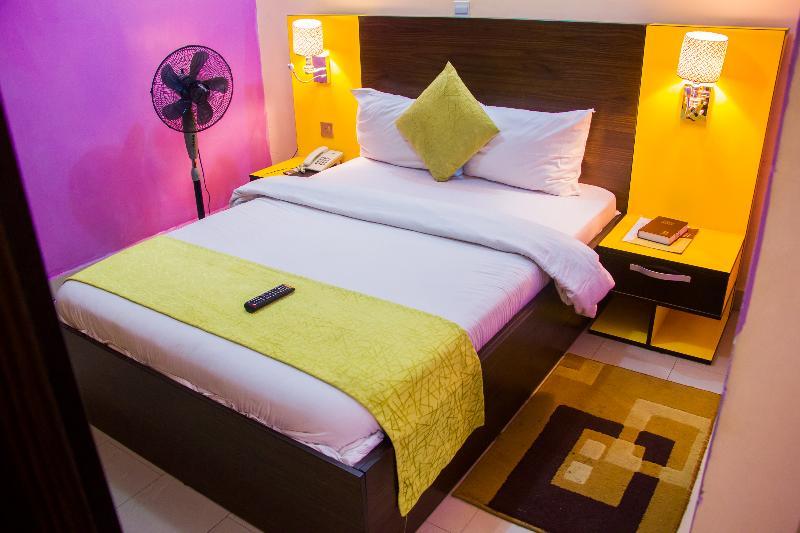 Downtown Royal Hotel Икея Экстерьер фото