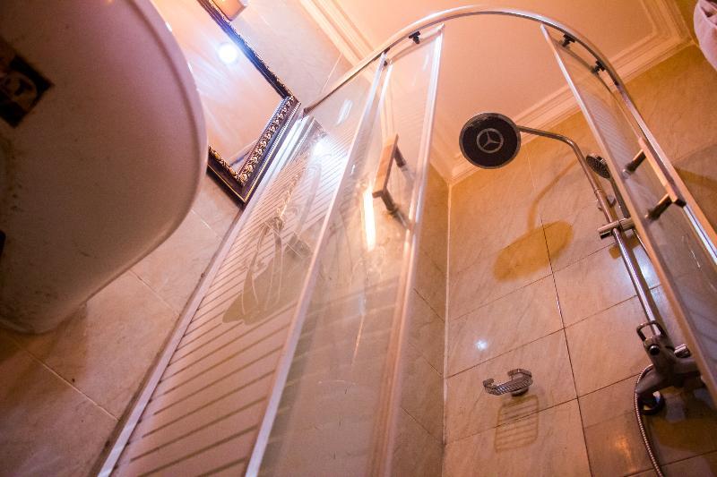 Downtown Royal Hotel Икея Экстерьер фото
