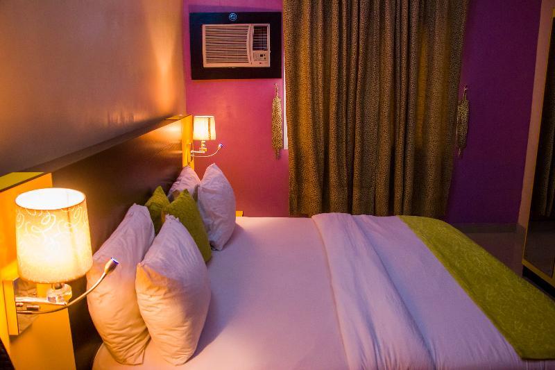 Downtown Royal Hotel Икея Экстерьер фото